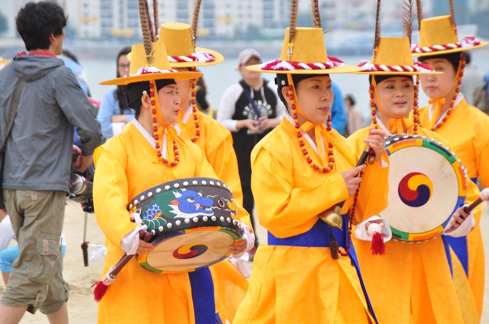 Drummers in traditional dress at the Gwangalli Eobang Festival in Busan